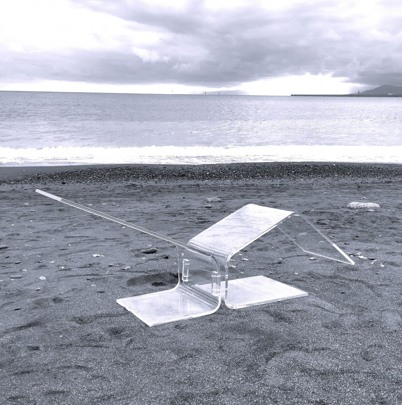 Chaise Lounge in plexiglass