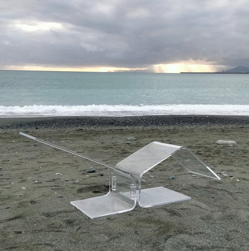 Chaise Lounge in plexiglass