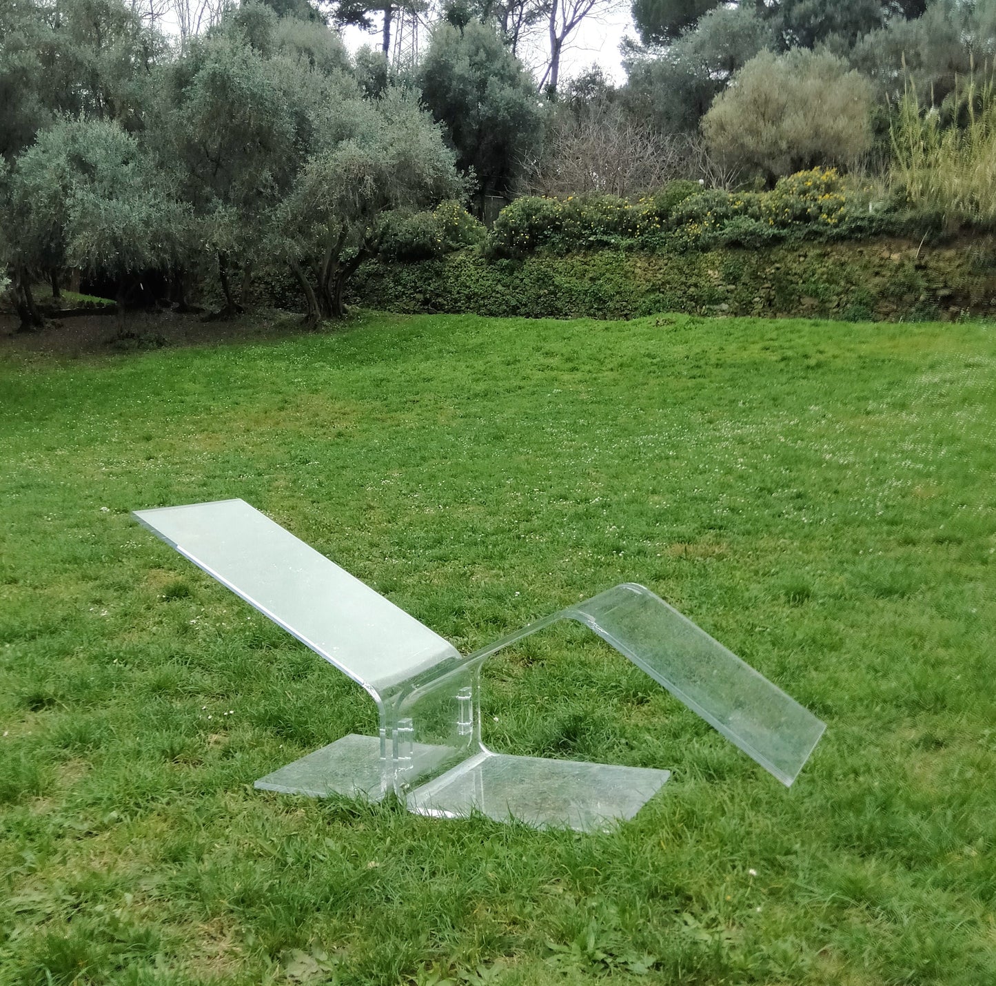 Chaise Lounge in plexiglass