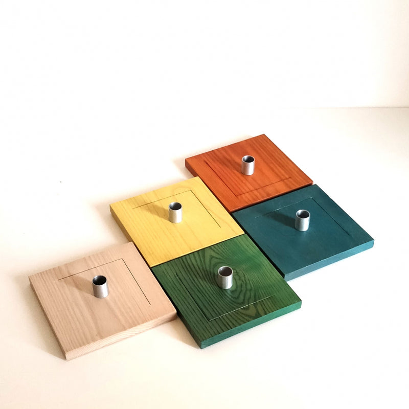 Bougeoir moderne Hili en bois massif et aluminium satiné