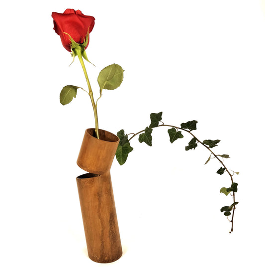 Vaso inclinato in ferro Louise